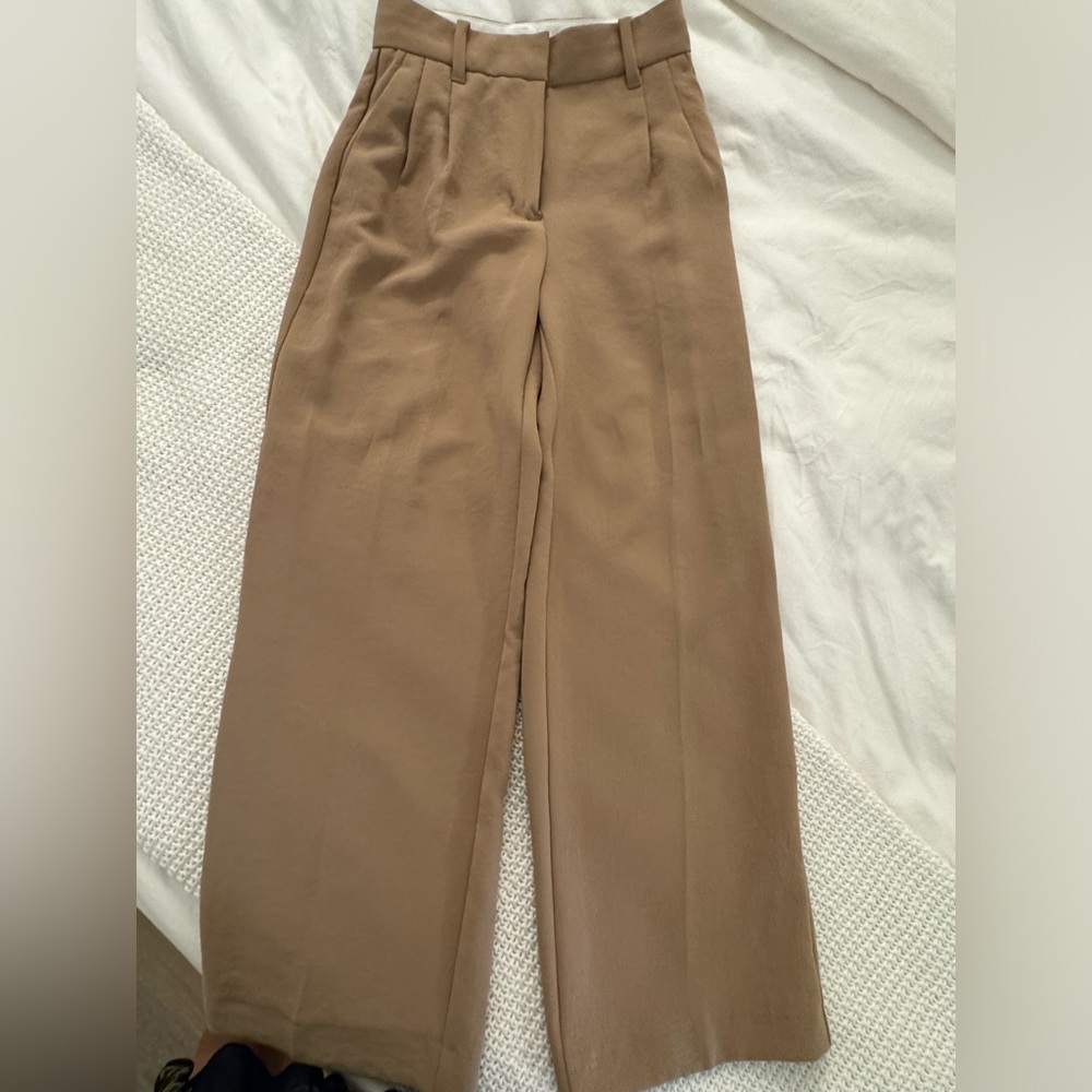 Aritzia The Effortless Pant in Camel